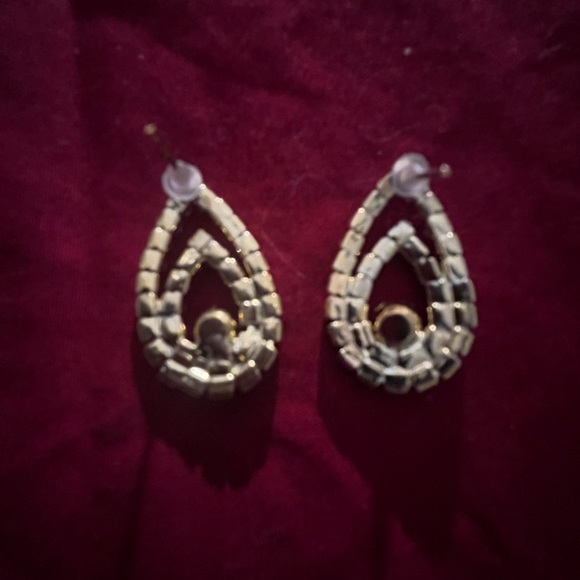 Golden Pear Egg Tear Shape Post Pierced Earrings NWT Prom Bridal - Picture 2 of 2